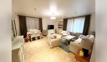 For Sale 68m2 Czech Old Building Flat Newly renovated. Price: 140000$