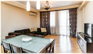 For Rent 76m2 New building Flat Renovated. Price: 850$
