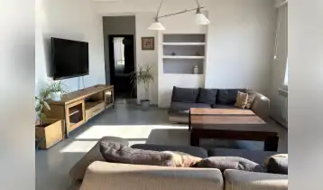 (Auto Translate!) A very bright and sunny apartment with beautiful 360° views is for sale. The apartment has a large veranda around it, it is completely isolated and cozy. It is equipped with all the necessary furniture and appliances. Living area 103 sq.m., isolated kitchen, storage room, large guest room and work space (cabinet). The outdoor space is 104 sq.m. Green, with a wooden deck.