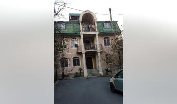 For Rent 1000m2 New building Private House Old renovated. Price: 5000$