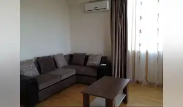 For Rent 120m2 Nonstandard New building Flat Newly renovated. Price: 800$