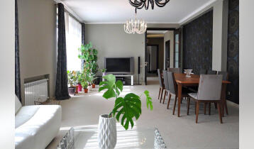 For Sale 400m2 Nonstandard New building Flat Renovated. Price: 1000000$