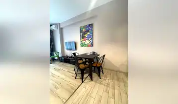 {{ gallery.alt }}