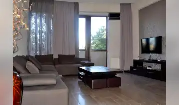 ქირავდება 164m2 ახალი აშენებული ბინა ახალი რემონტით. ფასი: 2200$