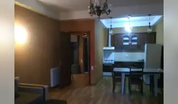 ქირავდება 60m2 არასტანდარტული ახალი აშენებული ბინა ახალი რემონტით. ფასი: 700$