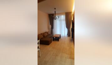 For Rent 75m2 Nonstandard New building Flat Newly renovated. Price: 1100$