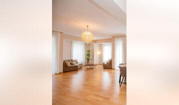 For Rent 155m2 Nonstandard New building Flat Newly renovated. Price: 2300$