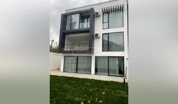 ქირავდება 500m2 ახალი აშენებული საკუთარი სახლი ახალი რემონტით. ფასი: 10000$