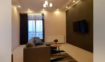 ქირავდება 80m2 არასტანდარტული ახალი აშენებული ბინა ახალი რემონტით. ფასი: 1200$