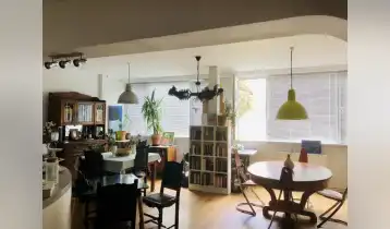 Продается 110m2 Городской Старая постройка Квартира с новым ремонтом. Цена: 143000$