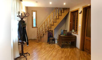(Auto Translate!) 2-storey house for rent in 2 garages and a big yard renovated in old Tbilisi.