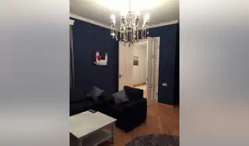 For Rent 100m2 Nonstandard New building Flat Newly renovated. Price: 1000$