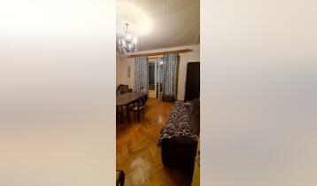 (Auto Translate!) For sale in the best place, 2 large rooms of non-standard project plus large and bright loggia, living room 38 sq.m., large kitchen - 105 sq.m. in total. Balcony, basement 25 sq.m. Old renovated. With high quality aluminum doors and windows.