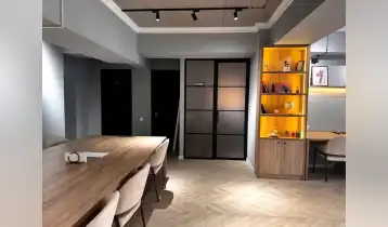 (Auto Translate!) The space is located in the Dona Palace complex in a commercial area on Zed Mindeli Street, Gamcholi, there are 2 floors (1st floor 95 sq.m and 2nd floor 85 sq.m) which can be used as one business space or two independent.