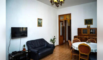 For Sale 90m2 Nonstandard Old Building Flat Old renovated. Price: 300000$