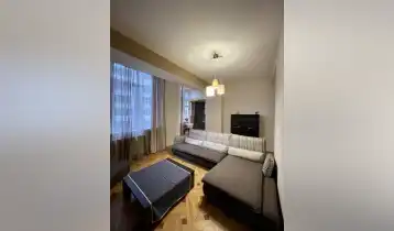 ქირავდება 150m2 არასტანდარტული ახალი აშენებული ბინა ახალი რემონტით. ფასი: 1000$