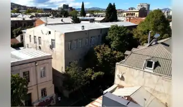 ქირავდება 1536m2 ძველი აშენებული ოფისი ძველი რემონტით. ფასი: 23250$