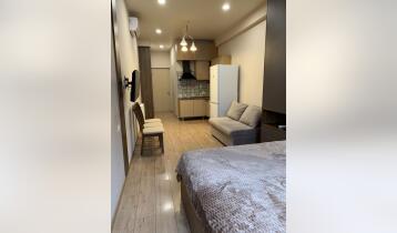 (Auto Translate!) A 60 m2 apartment is for sale in a newly built building, which is divided into two smaller apartments, and is rented mainly to tourists. Both apartments have individual entrance, bathroom, electrical appliances and furniture. It also has underground parking for one car.