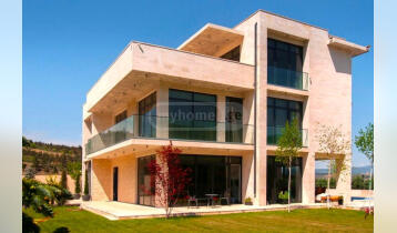 For Rent 700m2 New building Private House Newly renovated. Price: 15000$