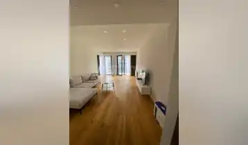 ქირავდება 137m2 არასტანდარტული ახალი აშენებული ბინა ახალი რემონტით. ფასი: 2000$