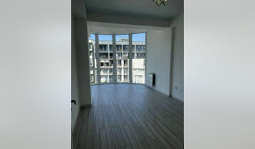 (Auto Translate!) 140m2 newly renovated, uninhabited, bright, airy apartment for sale. 5th (9th) floor, 3 large bedrooms (1 master), 2 bathrooms, studio kitchen.