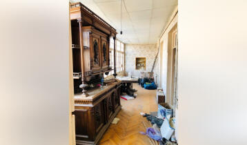For Sale 428m2 Old Building Private House Not renovated. Price: 330000$