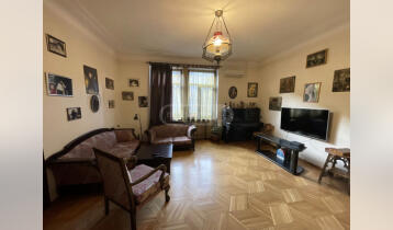 For Sale 92m2 Nonstandard Old Building Flat Old renovated. Price: 320000$