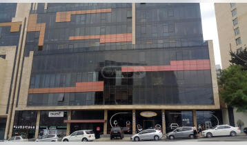 (Auto Translate!) The commercial space is located on the 2nd and 3rd floors. It is in black frame condition. 258m² and 250m² with its own underground parking for 7 cars. . The cost of each parking lot is $10,000. Prices are without VAT.