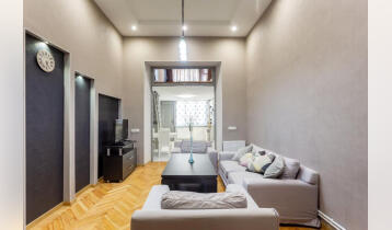 For Rent 80m2 Nonstandard Old Building Flat Renovated. Price: 900$