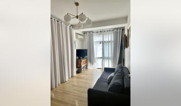 (Auto Translate!) An apartment for sale on Amashukeli Street, with two bedrooms, one of which is the master bedroom. newly renovated.