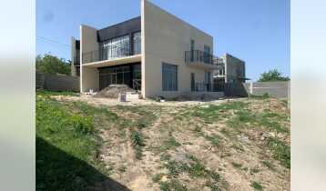 (Авто перевод!) Продается трехэтажный дом в Арашенде. 200 метров от дороги по верхней стороне, с лучшими видами.