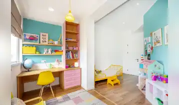 {{ gallery.alt }}