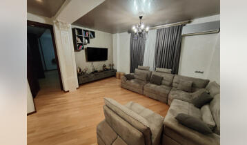 For Sale 180m2 Nonstandard Old Building Flat Newly renovated. Price: 288000$