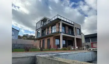 (Auto Translate!) with beautiful Tbilisi views. 6 bedrooms, 4 bathrooms, 50 sq/m heated pool. On the 3rd floor there is a veranda, an orangery and a gym. Covered parking for 2 cars, 30 block exterior walls, XPS wrapped. Fireplace, aluminum windows, with Guardian energy efficient glass. Heating of the house, with underfloor heating on the first floor. Then the floor parquet/laminate was bought. The facade is made of Georgian bricks. Legrand switch/sockets. Teti frame, plastered walls and finished bathrooms with tile. 2 heating boilers, with a boiler and complete plumbing. Living area 240 sq/m, veranda 83 sq/m, technical area 55 sq/m, garage 35 sq/m.