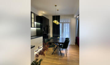 (Auto Translate!) Urgent sale of an apartment with premium quality renovation, furniture and equipment, the apartment has its own recreational space of 5000 sq.m., with free parking spaces.