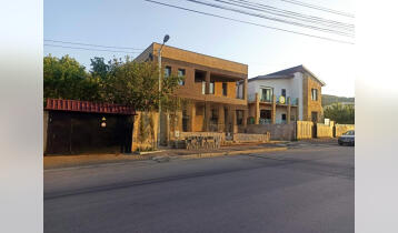 (Auto Translate!) Two-storey private house for sale (with a flat roof veranda) living area 240 veranda 130 sq.m. 3 bathrooms. House condition: metal-plastic shutters are inserted. Iron doors are plastered with plaster. Styashka is poured. The heating pipes of the house are in the condition of a white frame, it is possible to start repair work
