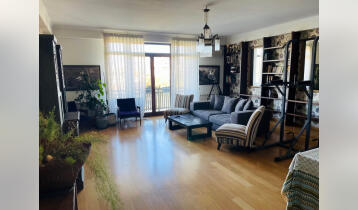 (Auto Translate!) A 4-room sunny, corner apartment for sale in the complex "My House near the Opera" with 3 separate bedrooms, a separate kitchen, with a beautiful view of Mtkvari.