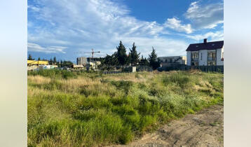 (Auto Translate!) A plot of non-agricultural land is for sale in Varketili, on Viktor Kupradze Street, ideal for building an apartment. Coefficient: K1 0.7; K2 4.6 is currently being designed.