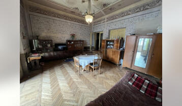 For Sale 110m2 Nonstandard Old Building Flat Not renovated. Price: 200000$