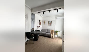 (Auto Translate!) !!! 2-room apartment for sale on Sairmi Street.!!! The apartment is on the 8th floor of a newly built 9-storey building and is renovated with premium quality materials. The apartment has central heating, air conditioner, refrigerator, stove and oven. It is furnished with expensive and tasteful furniture. It has a balcony covered with large tents, which allows you to enjoy your free time. The location of the apartment is very convenient. Near the subway, school, kindergarten, and all good things.