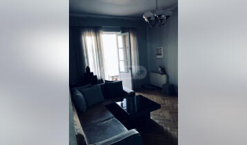(Auto Translate!) The apartment is on Abashidze street, there is a kindergarten in front of it (the building will not be built), it is an ideal place, there is a clean and tidy entrance, the building is built with subway cement, two balconies, it is being sold due to financial problems, it is an ideal option.