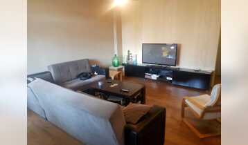 (Auto Translate!) The apartment is for sale by the owner; Clean and comfortable apartment, for sale with furniture and appliances; installed 3 air conditioners (all three have a heating mode); Very efficient and good heating system; large bathroom with massage function; Car parking space in the underground parking lot;