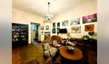 {{ gallery.alt }}