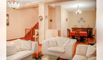 (Auto Translate!) For sale is a house built to the highest quality in the center of the city, at the same time in a quiet and cozy place. The total area of ​​the land is 432.00 sq.m. The first floor is 92.4 sq.m. The second floor is 94.6 sq.m. The third floor is 69.1 sq.m. The garage is 45.4 sq.m. Yard 60 sq.m (big house for dog)