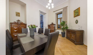 For Sale 178m2 Nonstandard Old Building Flat Newly renovated. Price: 471700$