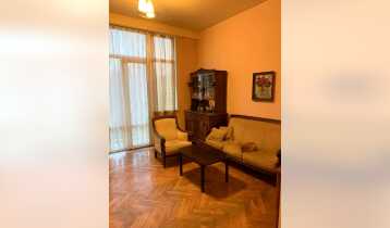 (Auto Translate!) Bright corner apartment, all rooms have windows, two balconies. The house is located in the center of Vaki, with proper infrastructure. There are schools, kindergartens, supermarkets, Mziuri Park, Vaki Park a little further away.
