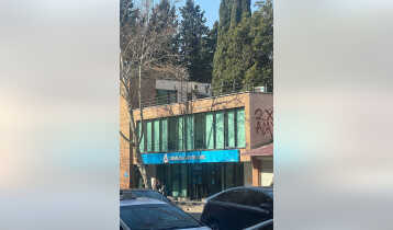 (Auto Translate!) Commercial, office space for sale on Tamar Mefi Street, with stained glass windows.