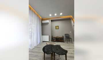 (Auto Translate!) Bright 2-room apartment for sale in the premium complex "Krtsanisi Twins". The building is equipped with a high-quality elevator, entrance and security system. Everything that is in the photos remains in the apartment (furniture + appliances). The bedroom has its own dressing room.