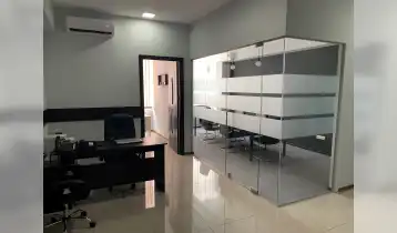 (Auto Translate!) Office for rent in the former Mion building (108 sq.m.), on the 7th floor. The office has: living room, 2 working rooms, kitchen, 2 bathrooms. The office is equipped with a water heater and heating and air conditioning facilities. Remodeling of the office, if desired, must be provided by the tenant himself.