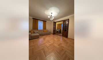 For Rent 74m2 Czech Old Building Flat Renovated. Price: 1500A